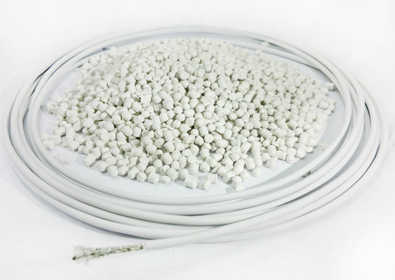 Chất chống cháy 1,39g / Cm3 PVC Hợp chất poly vinyl clorua cho dây và cáp